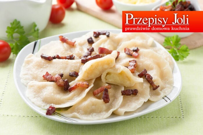 PIEROGI Z ŻÓŁTYM SEREM