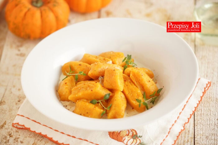 KOPYTKA DYNIOWE Z SOSEM GORGONZOLA